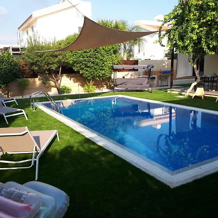 Bouboulina Cyprus איה נאפה